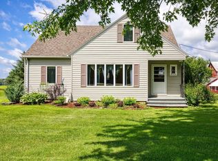 N8119 Vanden Heuvel Rd, Seymour, WI 54165