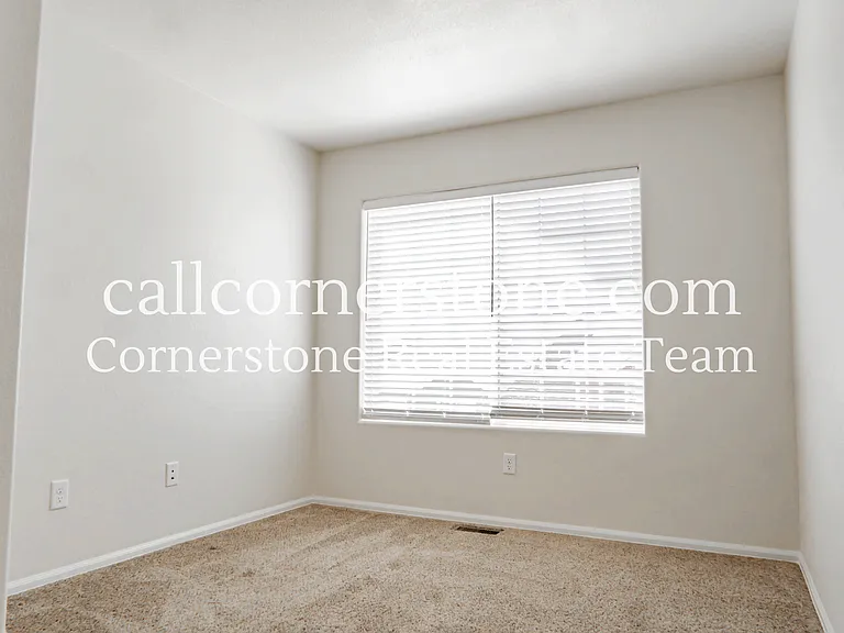 2138 Phillips Aly — Photo 18