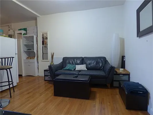 Rented by Akam Sales and Brokerage | media 2