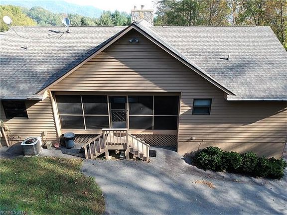 3rd image of 928 Mountain Lake Dr