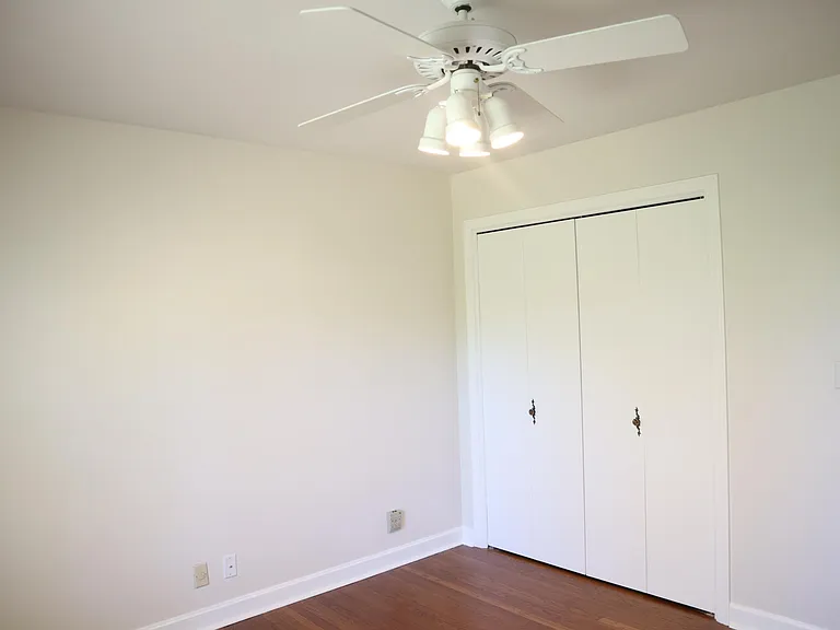 2331 Thornhill Rd — Photo 38