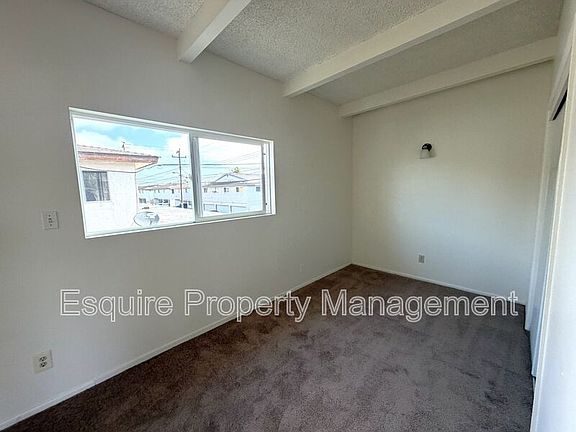 5th image of 2050 N Ventura Rd APT 6