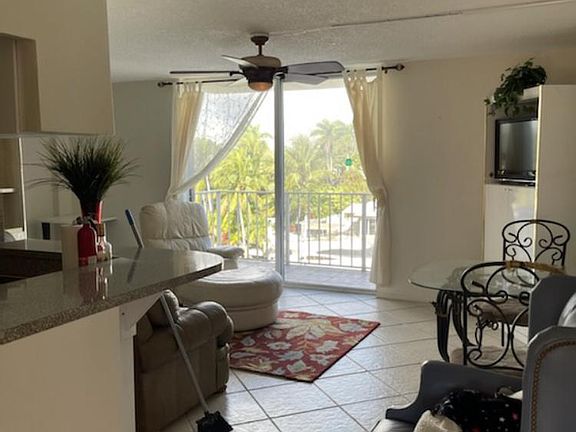4th image of 1777 SE 15th St APT 405