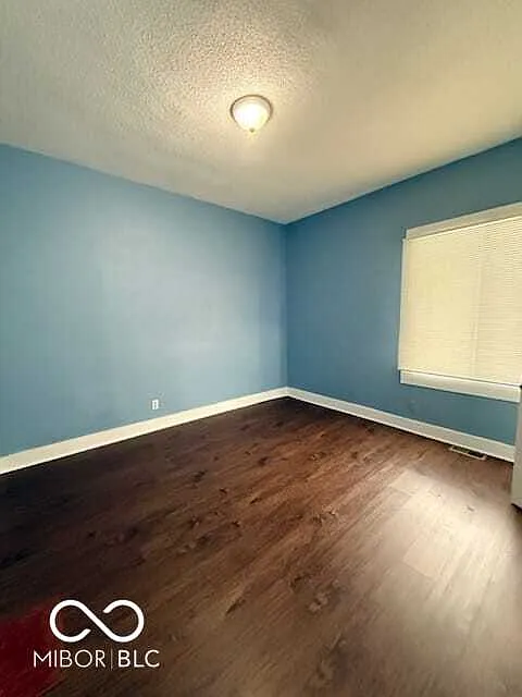 2 bed, 1.0 bath, 714 sqft, $1,250 — Photo 3