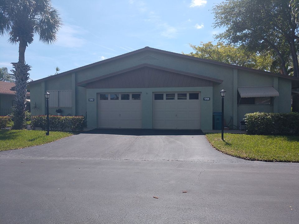 2nd image of 1744 Palmland Dr