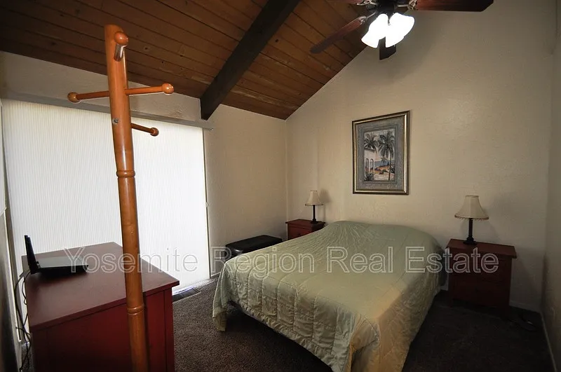3 bed, 2.0 bath, 984 sqft, $1,700 — Photo 4