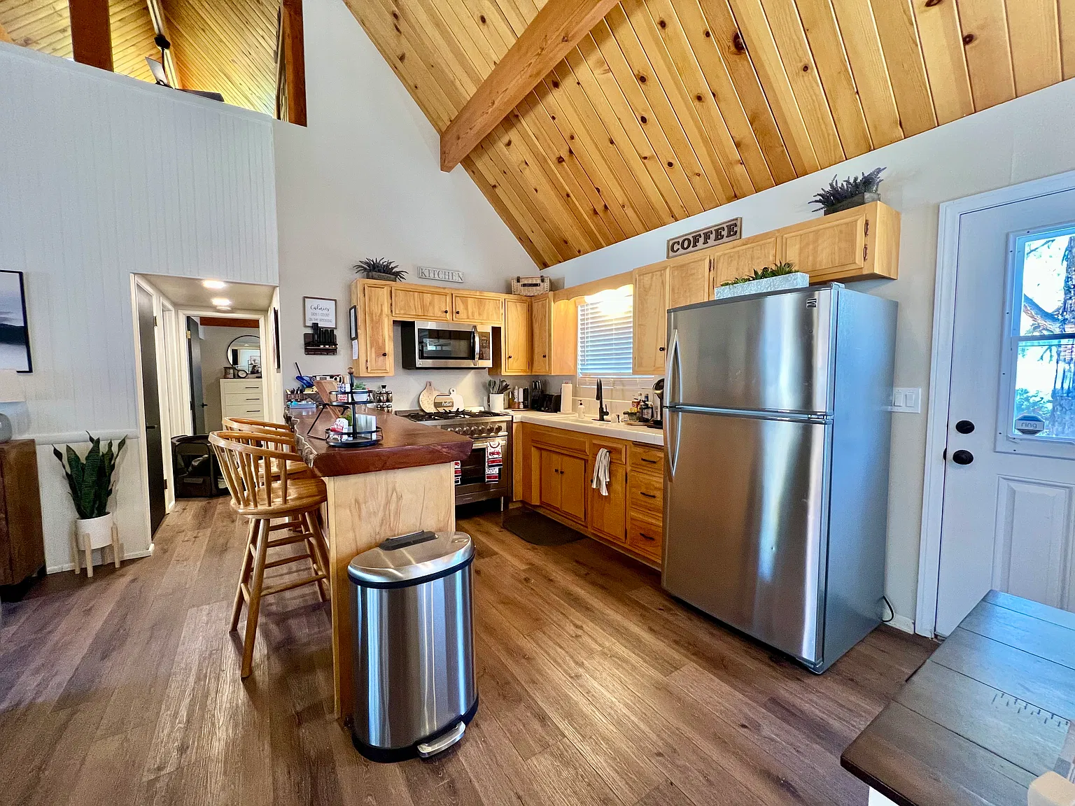 3 bed, 1184 sqft, $2,900 — Photo 4