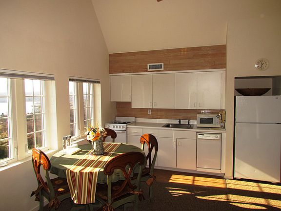 4th image of 236 Edgemere Road #420