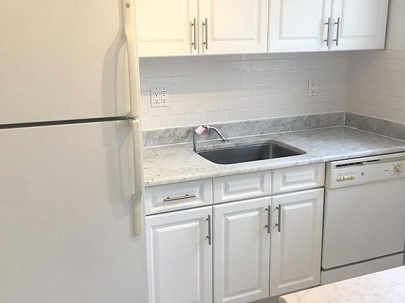 3rd image of 15 Schenck Ave #3EE