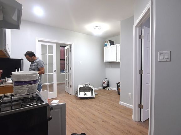5th image of 209 Bedford Ave #2G