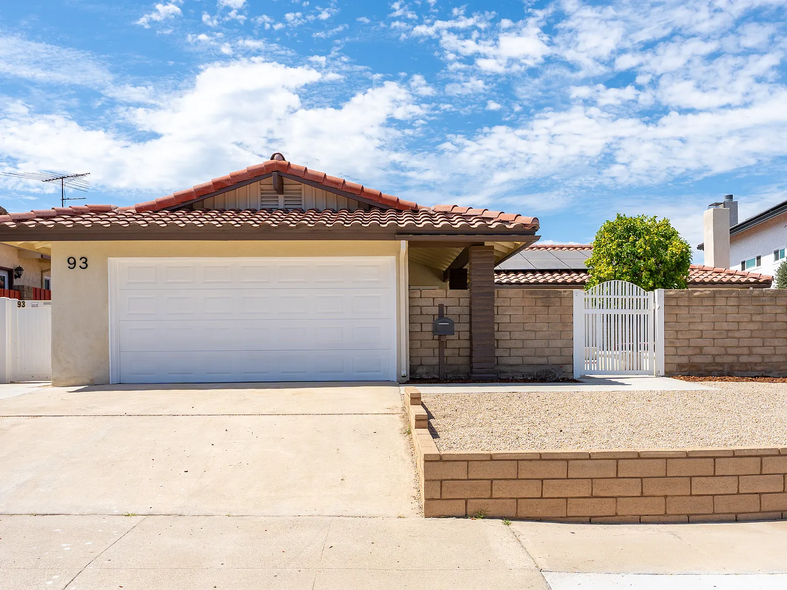 4 bed, 1956 sqft, $4,800 — Photo 2