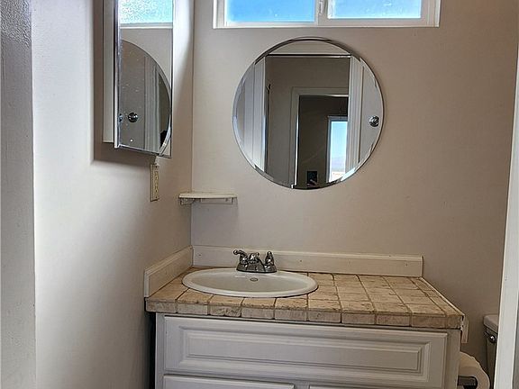 4th image of 6042 Milne Rd