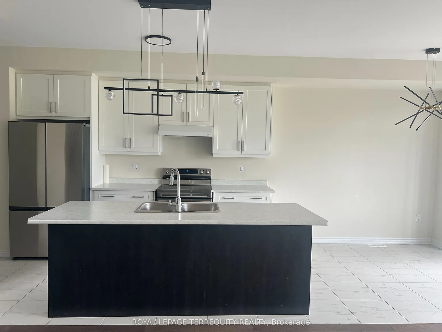 3 bed, $2,600 — Photo 2