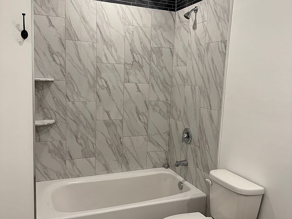 2nd image of 232B W Magnolia Ave #232B