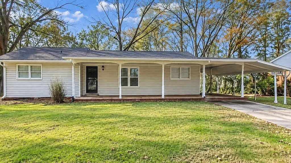 3 bed, 2.0 bath, 1260 sqft, $2,000 — Photo 1