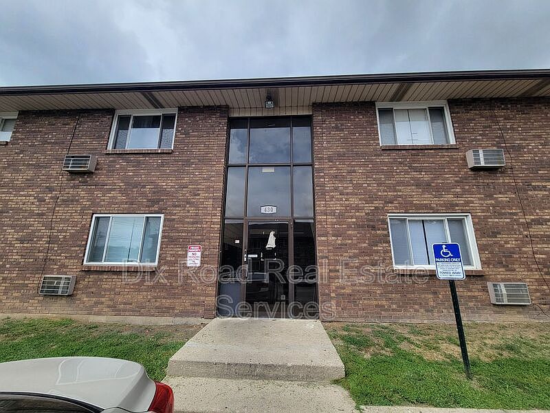 1st image of 430 Bellbrook Ave #15