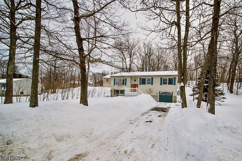 1st image of 34 Lee Dr