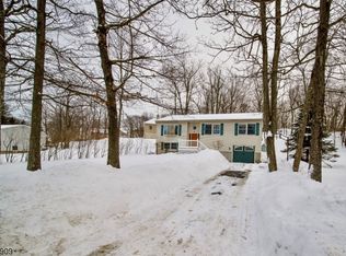 34 Lee Dr, Highland Lakes, NJ 07422
