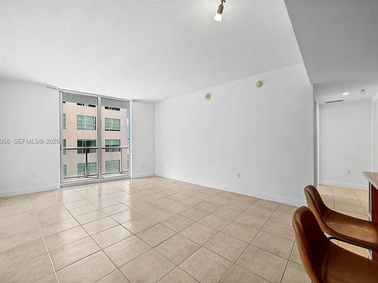 185 SW 7th St #1710 — Photo 7