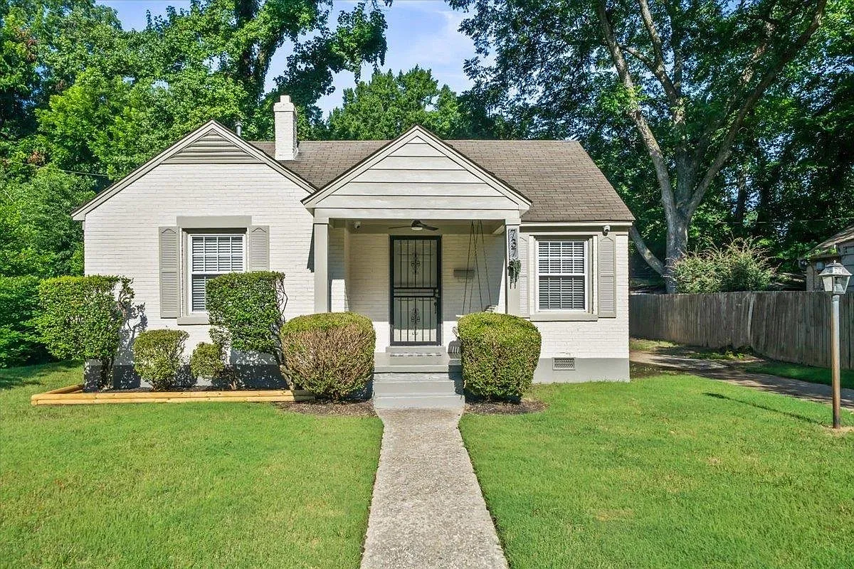 2 bed, 1.0 bath, 982 sqft, $1,650 — Photo 1