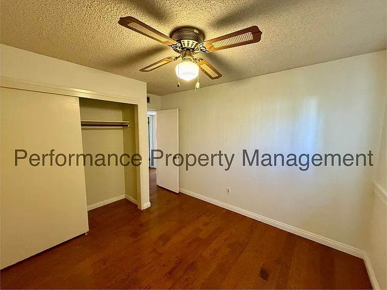 2508 Prestwick Ct — Photo 12