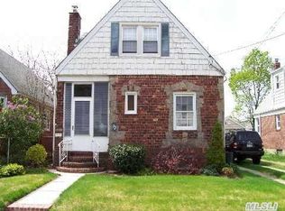 70 E Maple St, Valley Stream, NY 11580