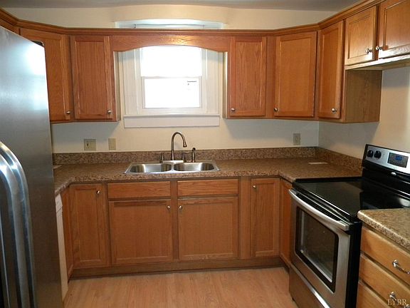 4th image of 616 Selene St