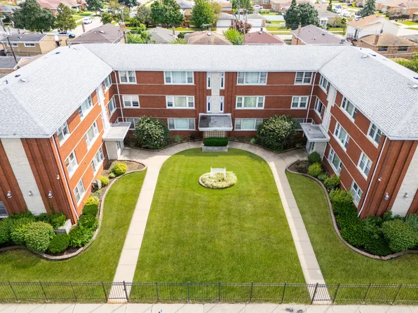 4149 W 79th St APT 2S, Chicago, IL 60652