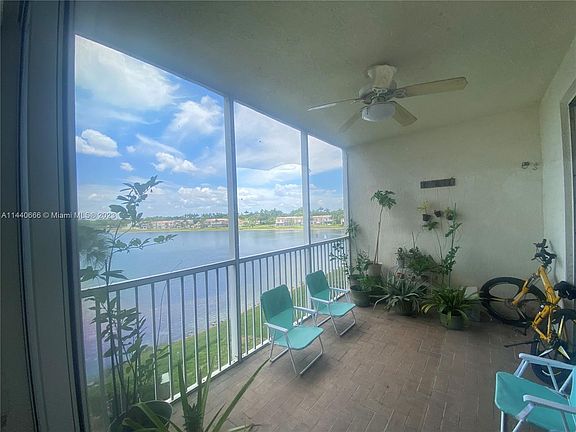 4th image of 10750 NW 66th St APT 302