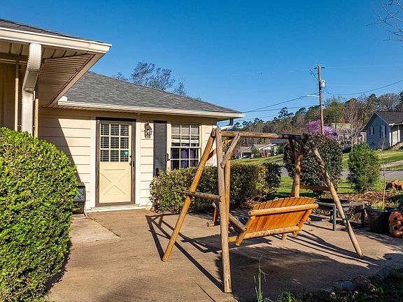 3rd image of 2924 Circlewood Rd