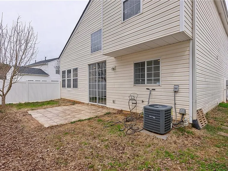 211 Harmony Ct — Photo 29