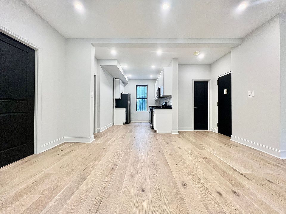 1st image of 115 Parkside Ave