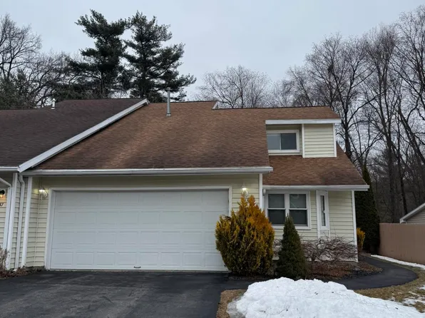 35 Green Meadow Drive, Clifton Park, NY 12065