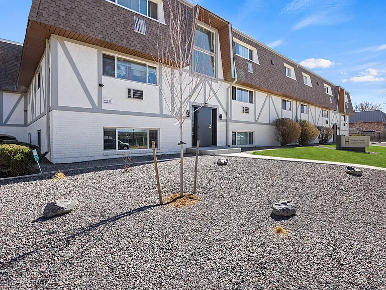 Hawk Point Apartments — Photo 3
