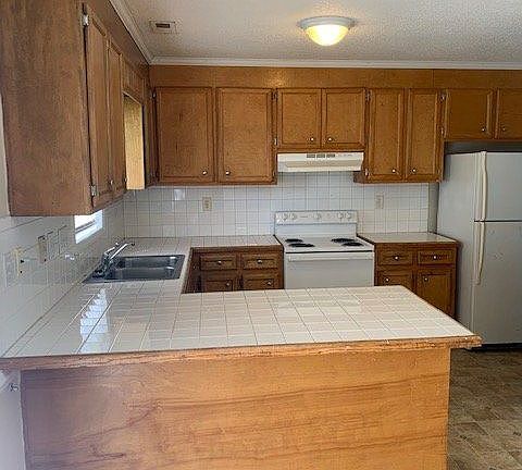 4th image of 3935 Sterling Pointe Dr