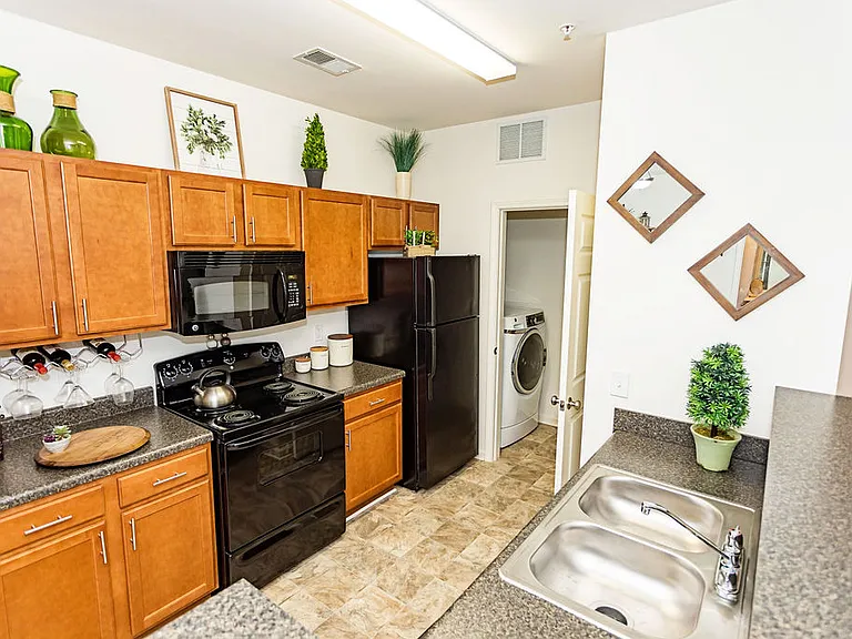 Stafford Place Apartments — Photo 31