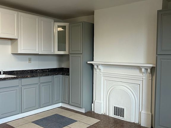 3rd image of 3162-64 Shadeland Ave #3162