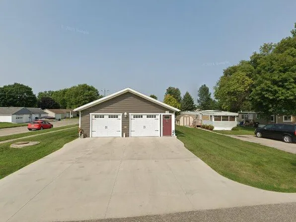 301 N 6th Ave #420, Sheldon, IA 51201
