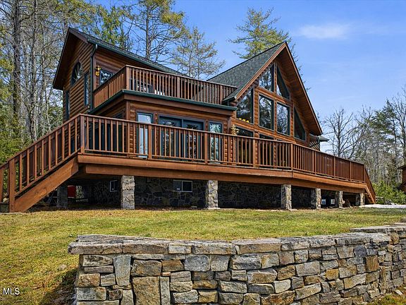 3rd image of 7 Horicon Birches Road