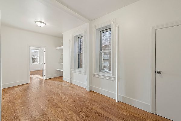 1st image of 615 Vanderbilt Ave #3