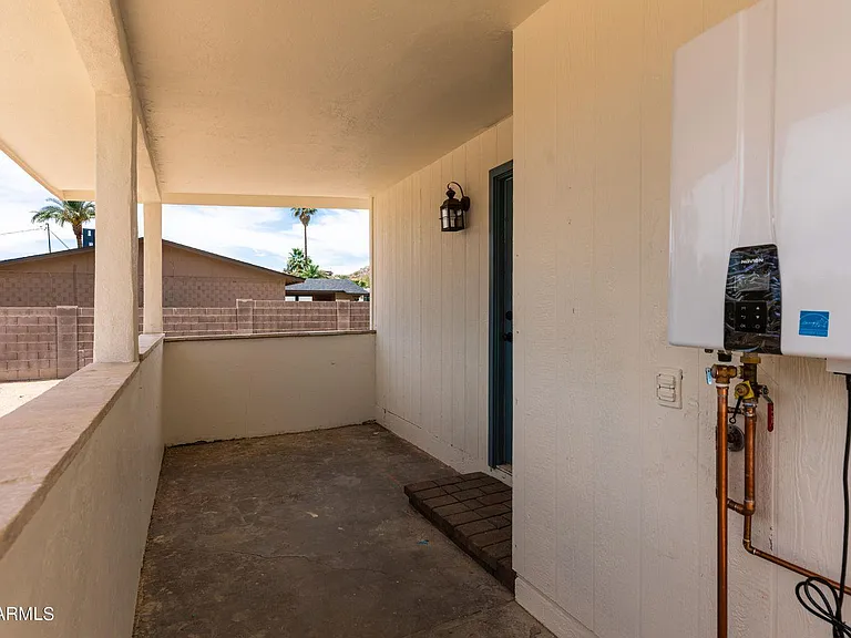 2571 E Captain Dreyfus Ave — Photo 11