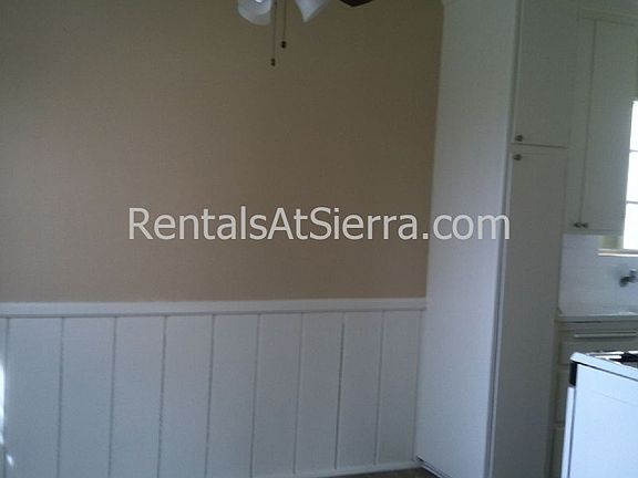 3rd image of 2337 Montrose Ave APT D