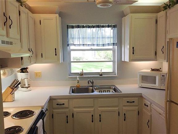 5th image of 51 Woodland Dr