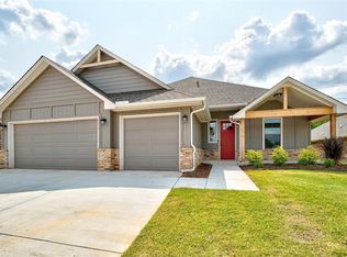 1812 Hollow Crest Ct, Norman, OK 73071