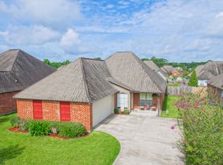 12215 Spring Valley Dr, Geismar, LA 70734