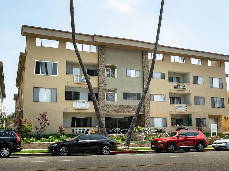 330 crescent drive, Beverly Hills CA 90210 — Photo 23