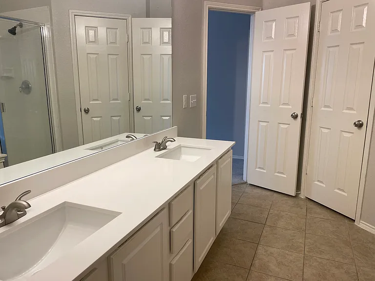 553 Presidio Dr — Photo 23