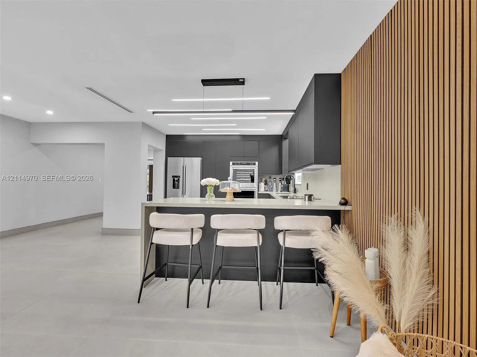 Hollywood Hills — Photo 1