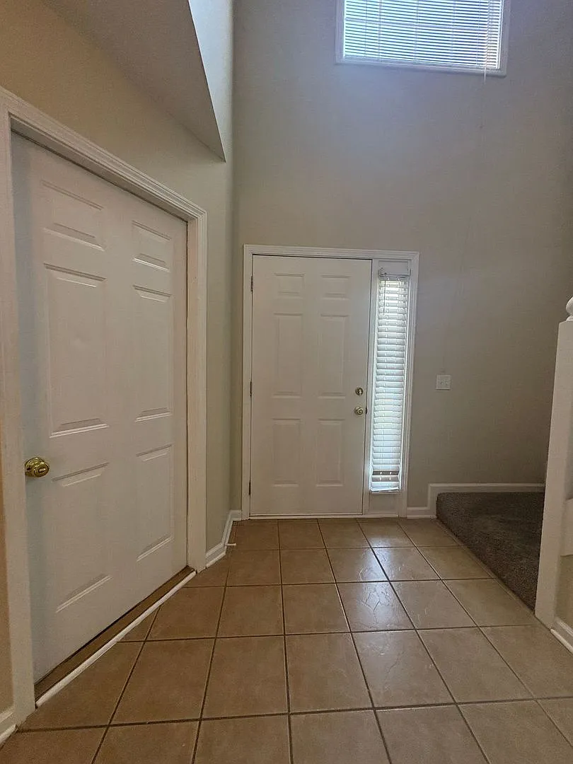 Wakefield Subdivision!! End Unit — Photo 2