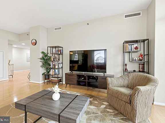 4th image of 11700 Old Georgetown Rd Unit 910